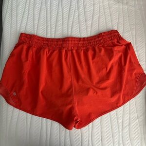 Hotty hot mid rise Line short 2.5”
Orange 18 Reg